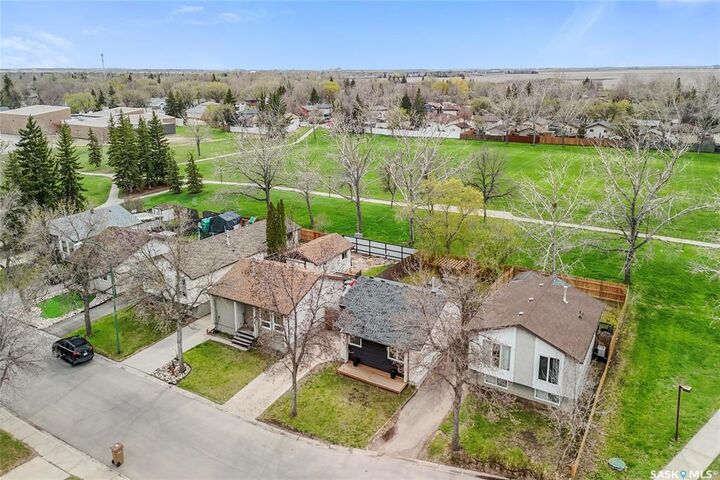 Property Photo: 782 Hayworth Crescent N SK S4X 1Y1