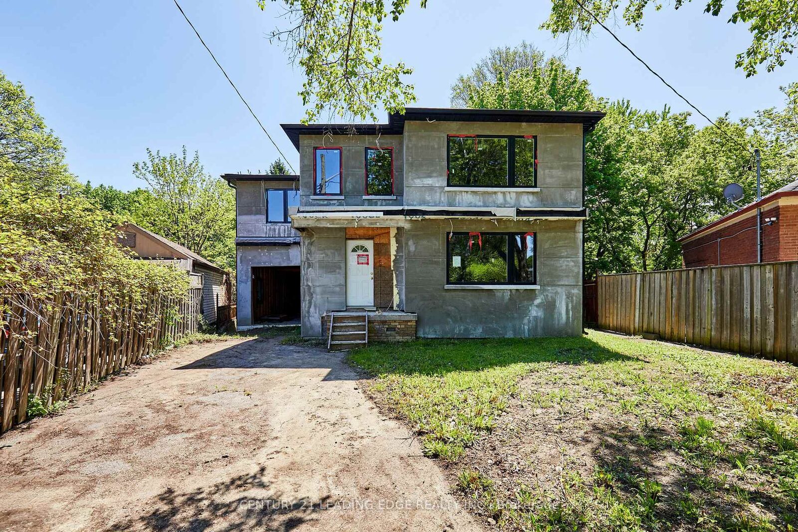 Property Photo:  213 Phyllis Avenue  ON M1M 1Y9 