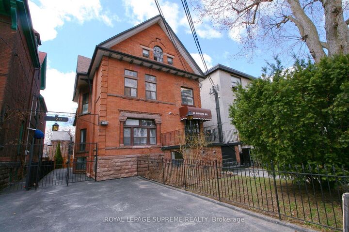 20 Maynard Avenue — photo 1