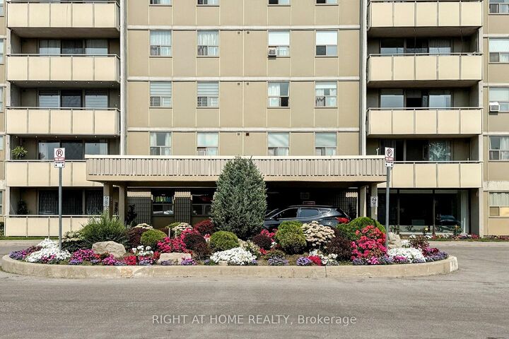 Property Photo: 1338 York Mills Road 702 ON M3A 3M3