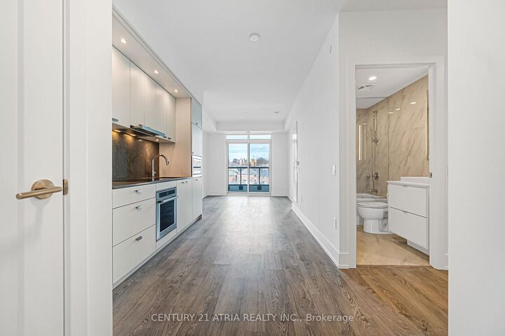 Property Photo: 858 Dupont Street 318 ON M6G 0C1