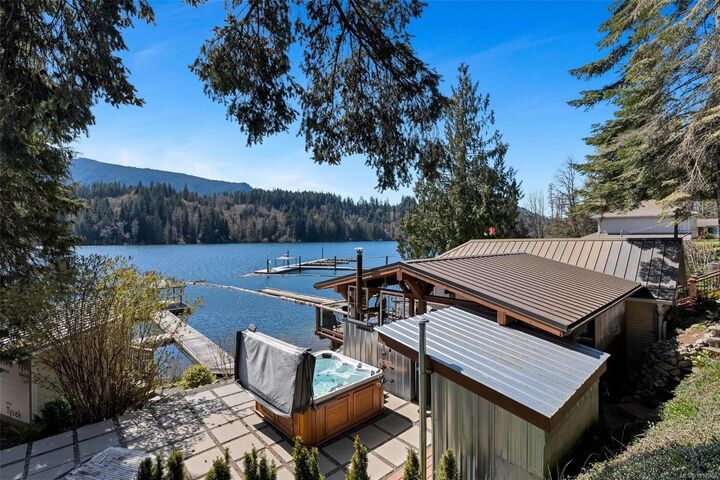 Property Photo: 8624 North Shore Rd BC V0R 2G0