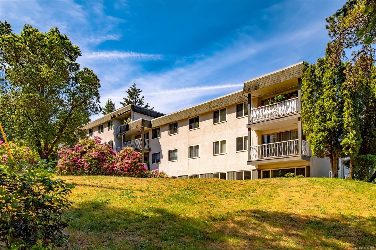 Property Photo: 995 Bowen Rd #3107 BC V9R 2A4