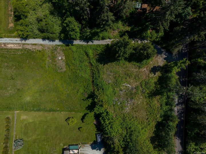 Property Photo: 1220 Clayton Rd BC V8L 5V3