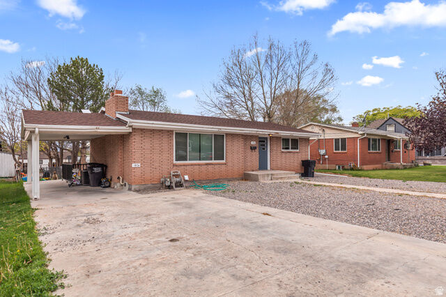 Property Photo: 180 E 300 N UT 84701