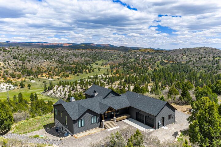 Property Photo:  3780 N Royal Dr  UT 84762 
