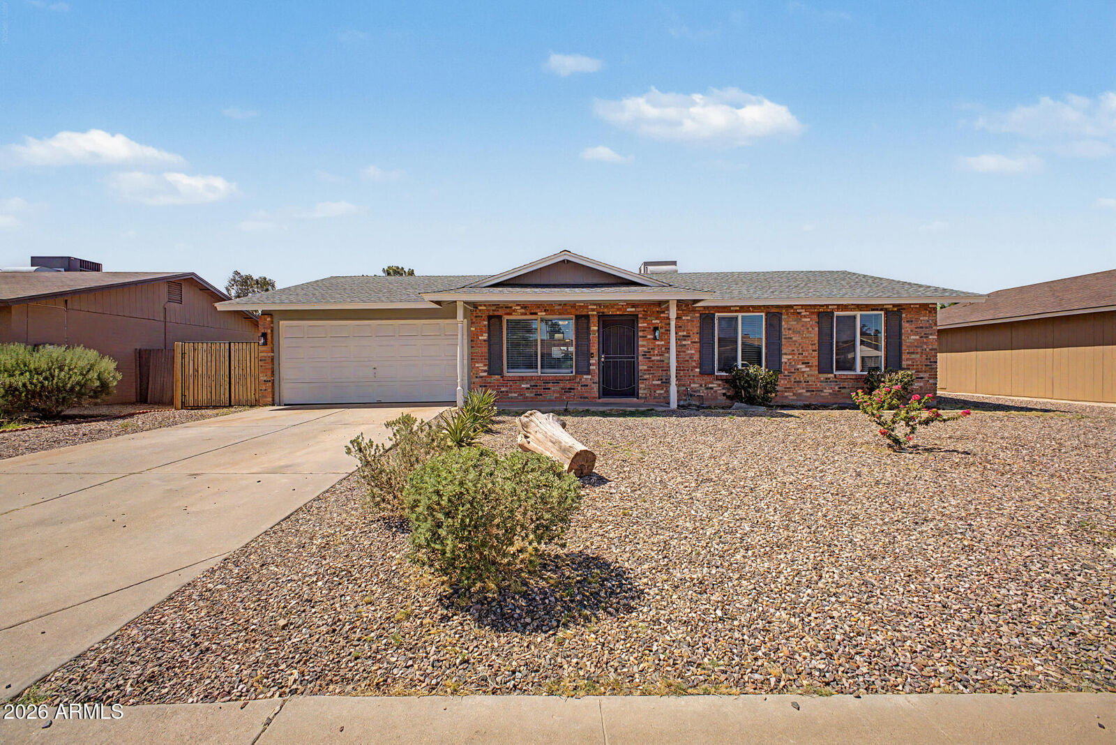 Property Photo:  1112 W Hackamore Street  AZ 85201 