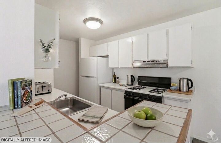 Property Photo:  318 Larkspur Plaza Drive  CA 94939 