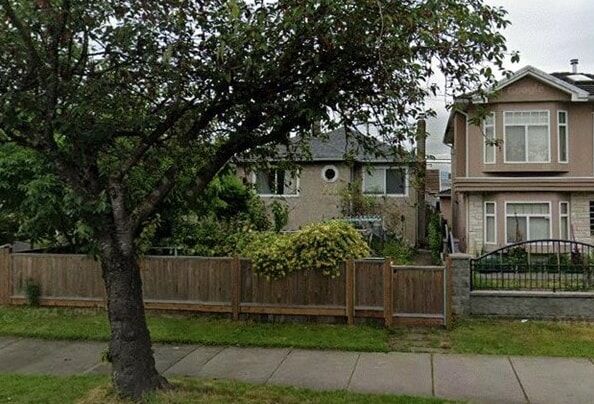 1661 E 49th Avenue — photo 1