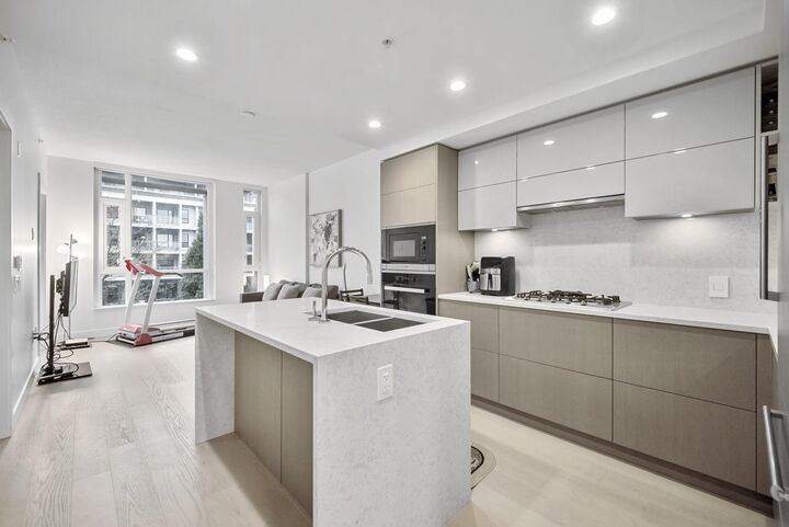 Property Photo: 469 W King Edward Avenue 303 BC V5Y 2J3
