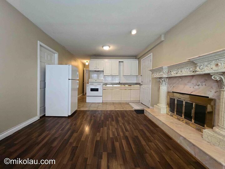 Property Photo:  377X Burke Street  BC V5H 1A4 