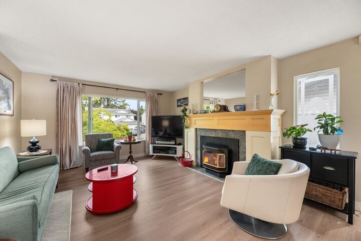 Property Photo: 5910 135 Street BC V3X 1K9