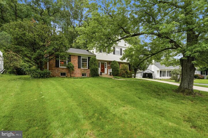 Property Photo:  12112 Whippoorwill Lane  MD 20852 