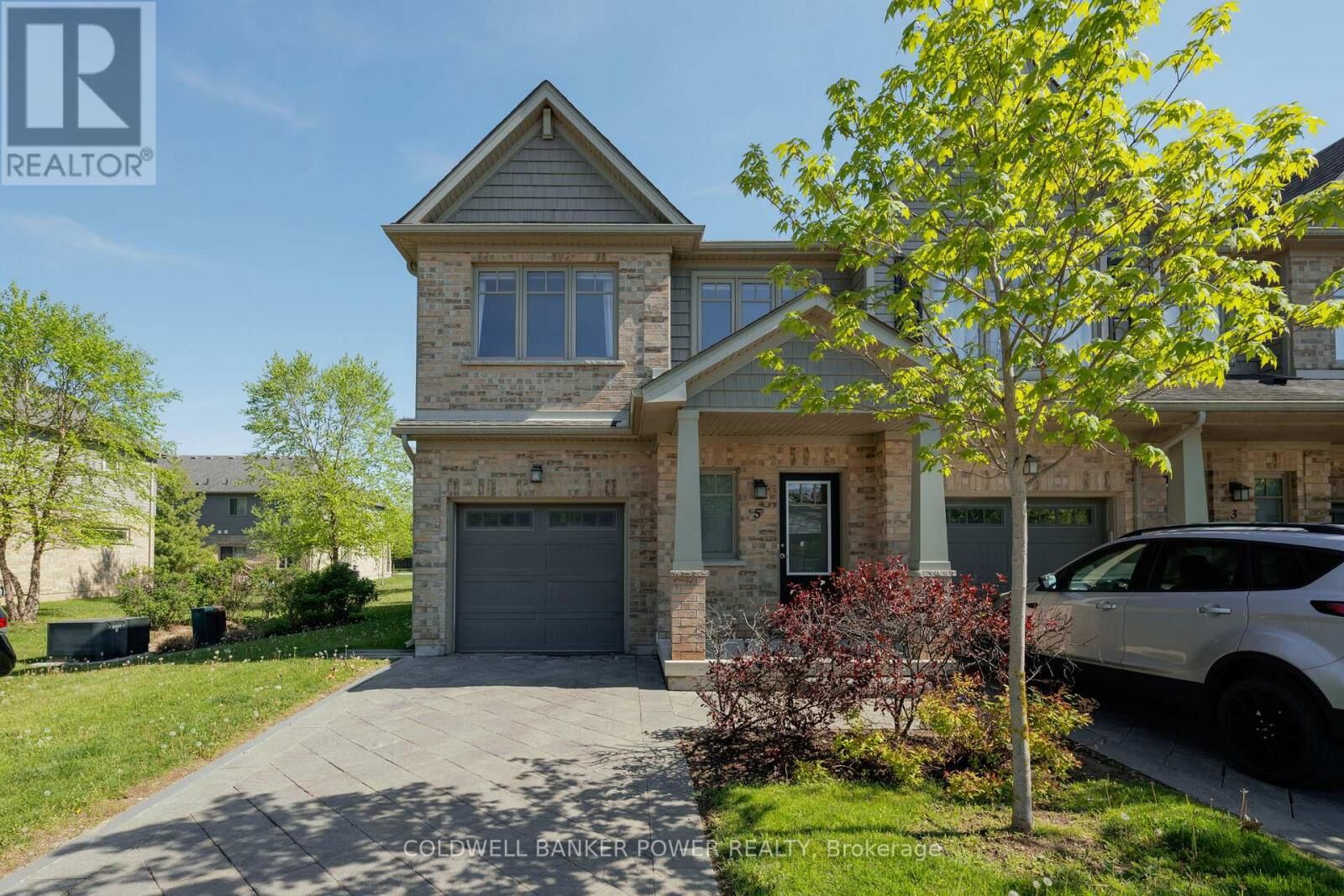 Property Photo: 1924 Cedarhollow Boulevard 5 ON N5X 0K3