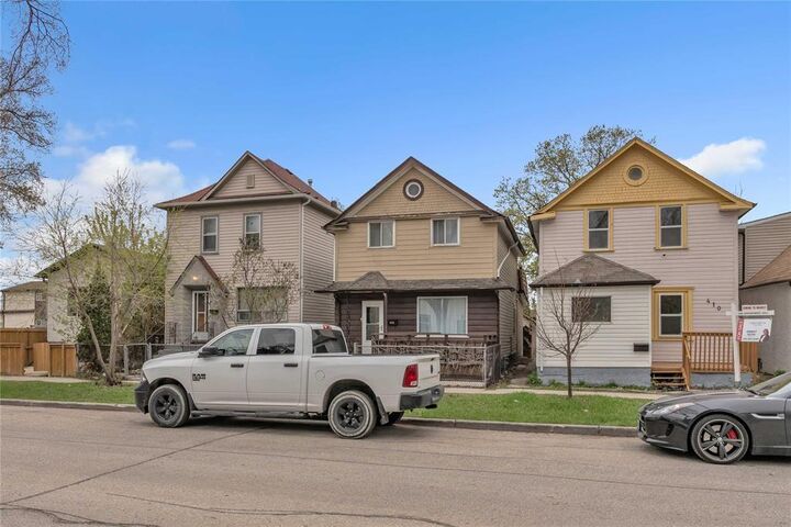 Property Photo:  408 Powers Street  MB R2W 4R4 