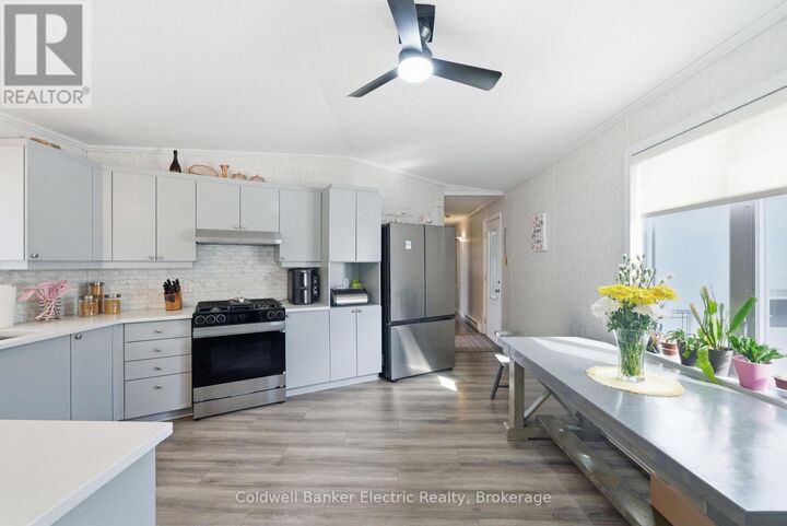 Property Photo:  7 Homewood Avenue  ON K9V 0H5 