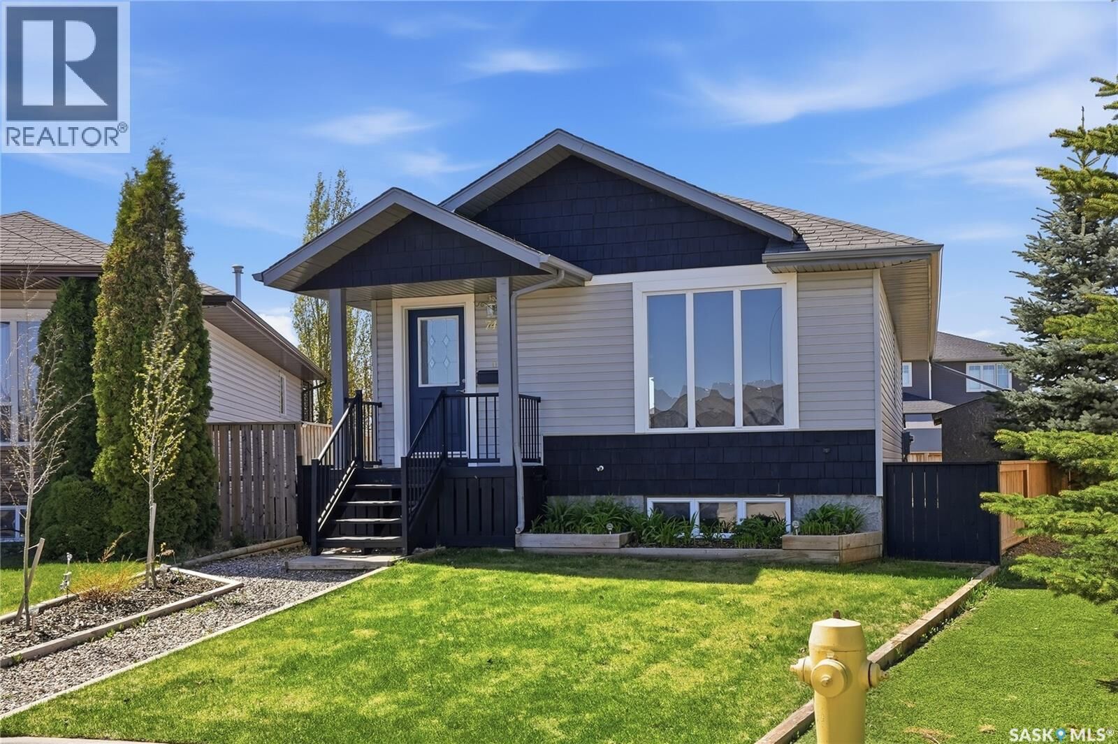 Property Photo:  741 Glenview Cove  SK S0K 0A2 