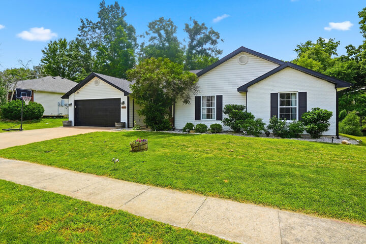 Property Photo:  4602 Wren Wood Dr  MO 65202 