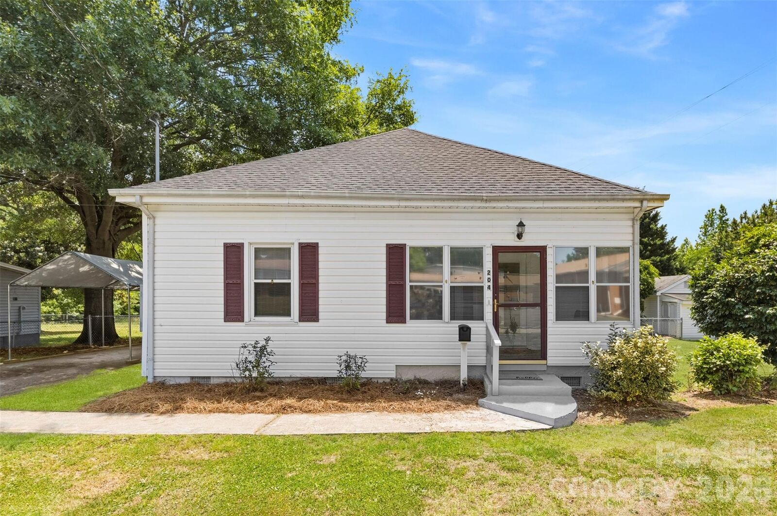 Property Photo:  204 Hampshire Lane  SC 29710 