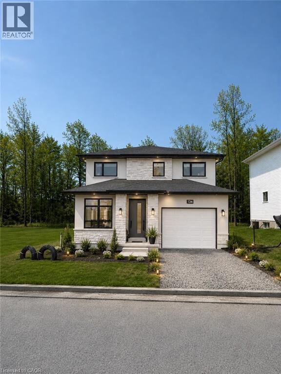 150 Hodgkins Avenue — photo 1