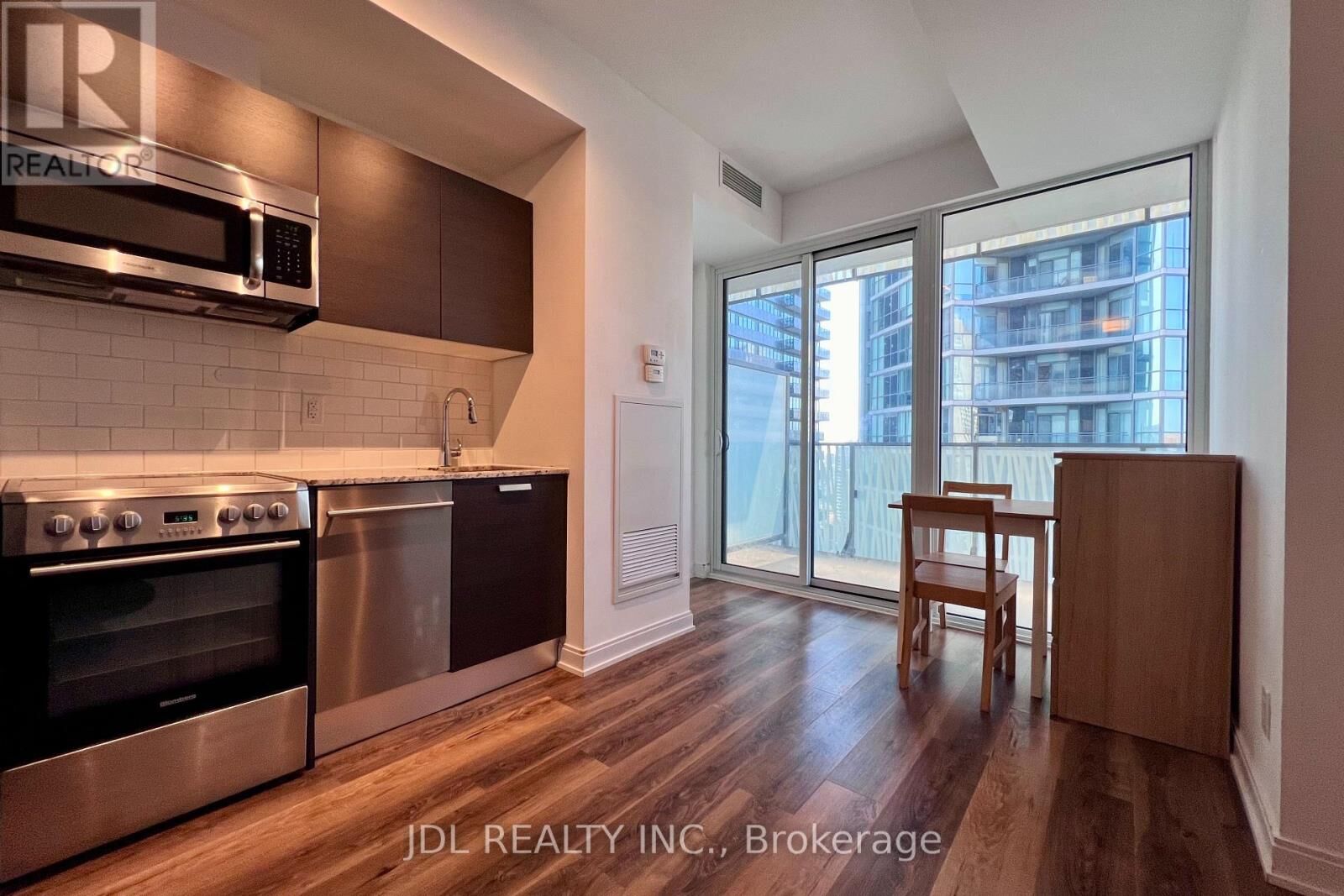 Property Photo:  42 Charles Street East 2803  ON M4Y 1N3 