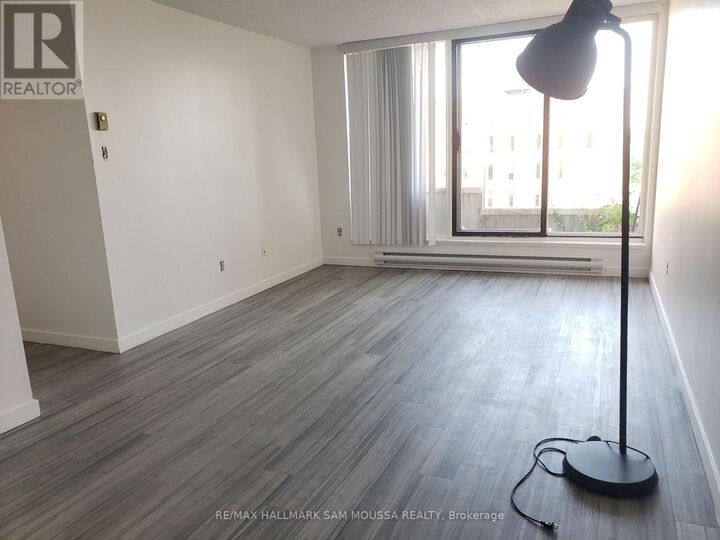Property Photo:  1177 Belanger Avenue 413  ON K1H 8N7 