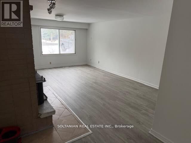 Property Photo:  207 Bayview Avenue  ON L4P 2T3 