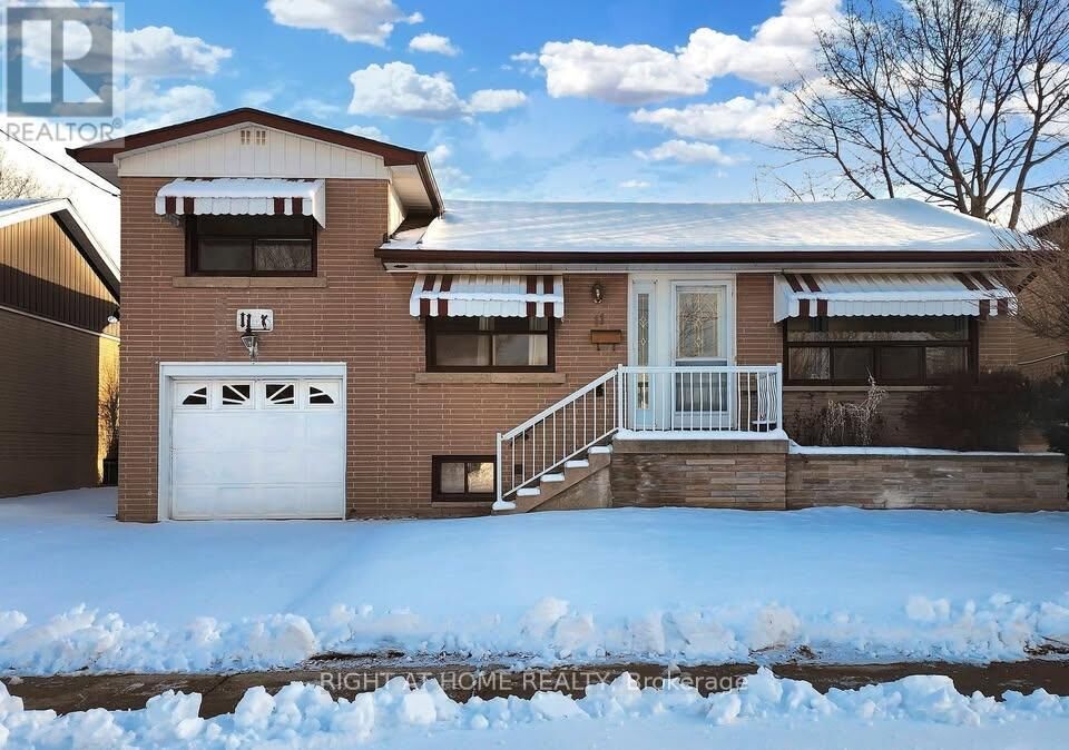 Property Photo:  11 Dalehurst Ave Avenue Main  ON M1G 2X6 