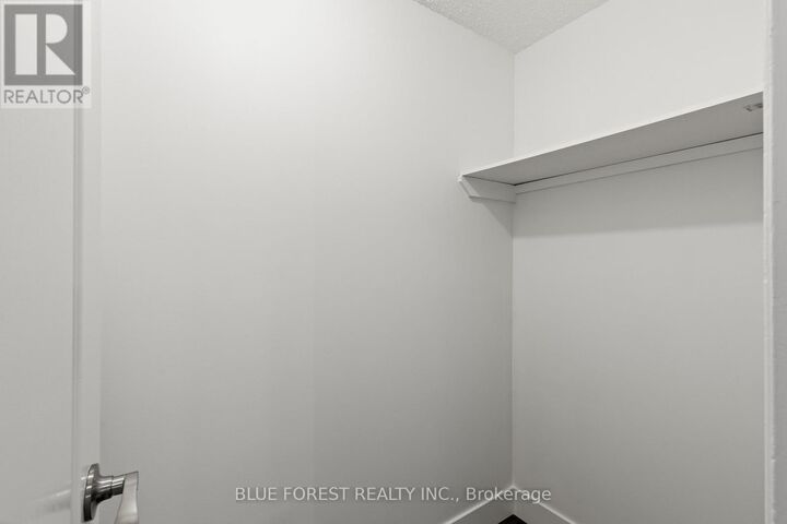 Property Photo:  1096 Jalna Boulevard 41  ON N6E 3B8 