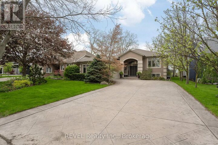Property Photo:  661 Clarence Street  ON L3K 6B8 