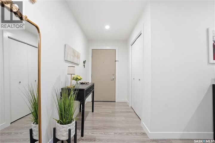 Property Photo: 214 142 Pawlychenko Lane SK S7V 0N7