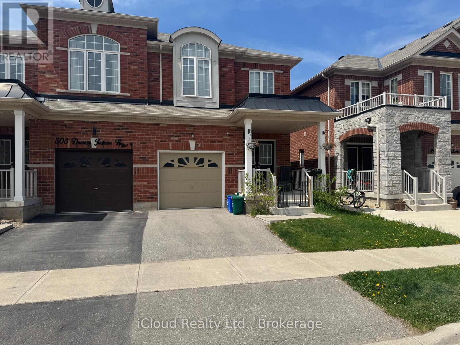 Property Photo:  501 Downes Jackson Heights  ON L9T 8W2 