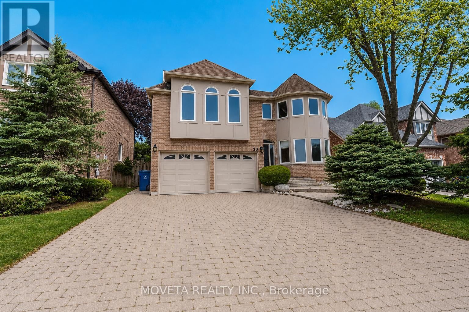 Property Photo:  30 Briardale Place  ON L4G 6M4 