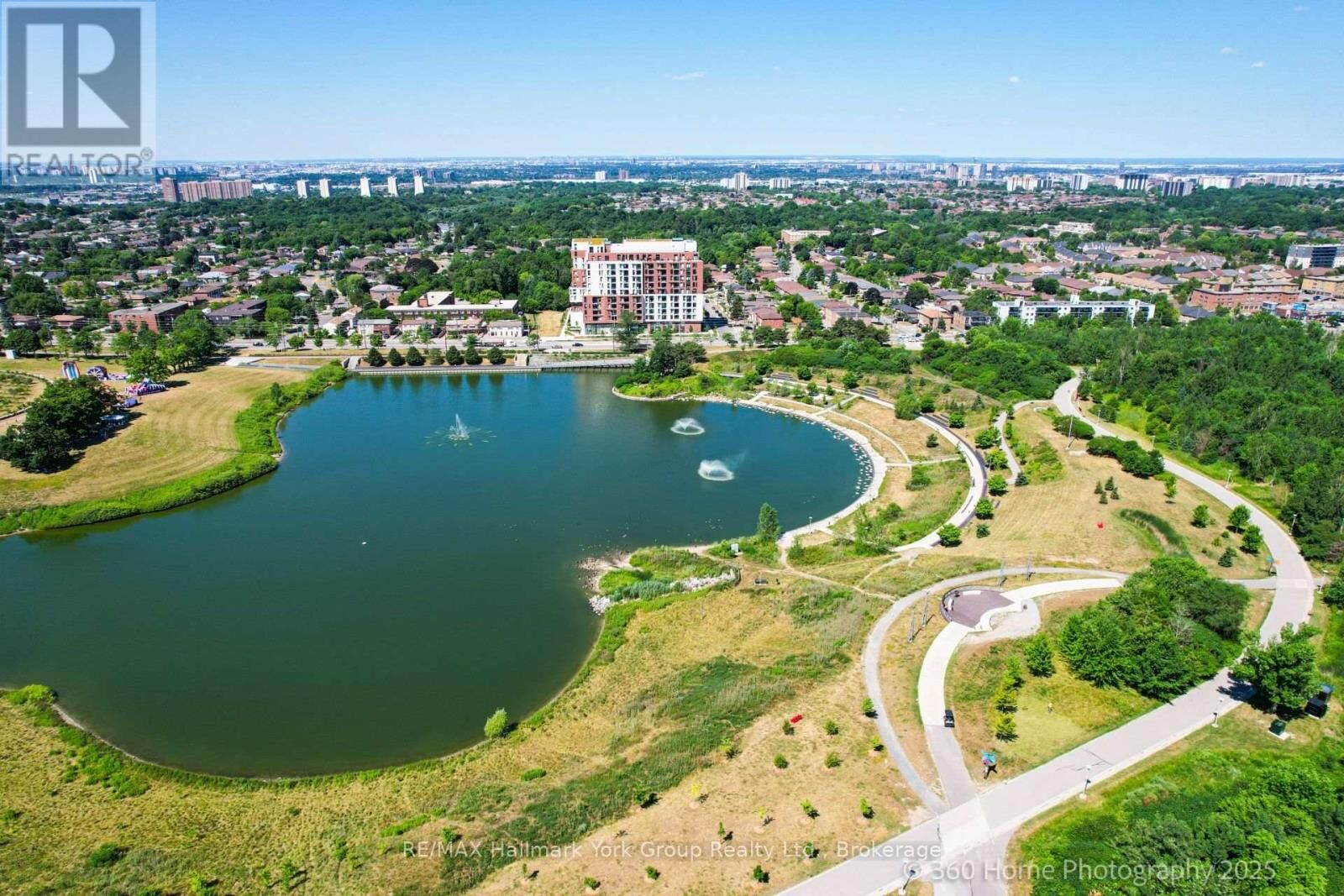 Property Photo: 3100 Keele Street 534 ON M3M 2H4