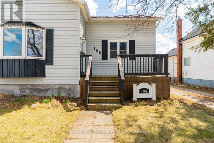 Property Photo: 106 Metcalfe Street East ON N7G 1P3