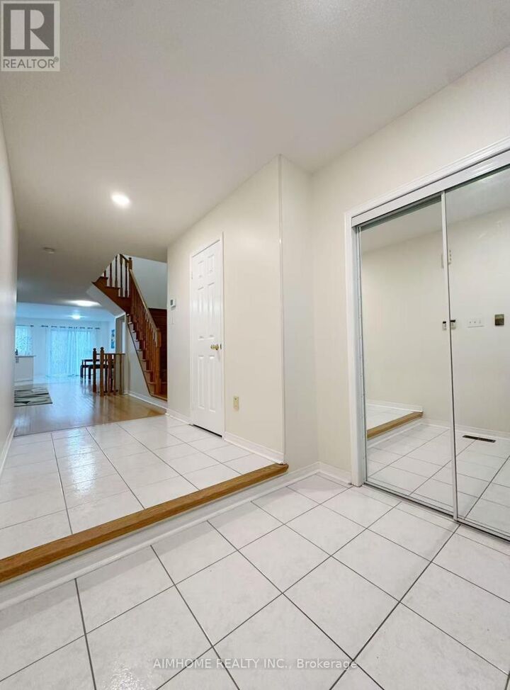 Property Photo: 48 Bridlepath Street ON L4S 1V6
