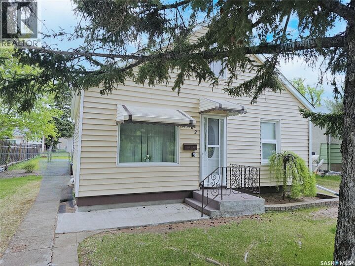 Property Photo:  682 101st Street  SK S9A 0Y8 
