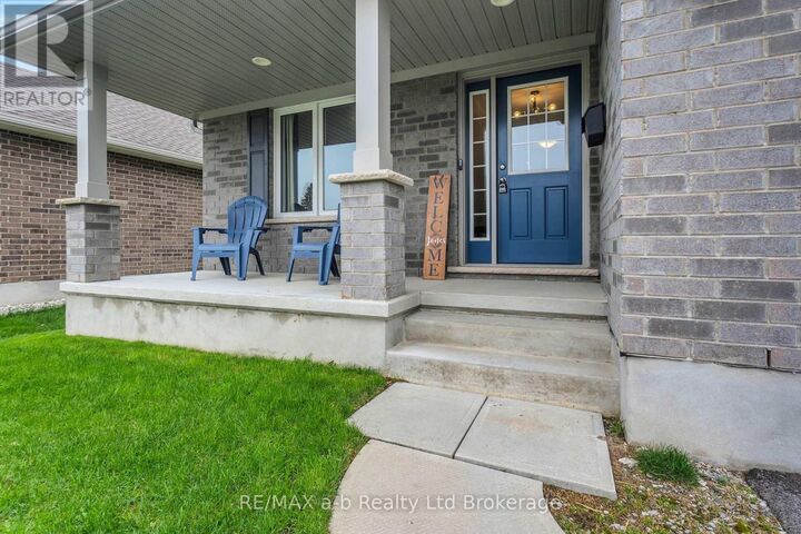 Property Photo:  242 Wilson Avenue  ON N4G 0H4 