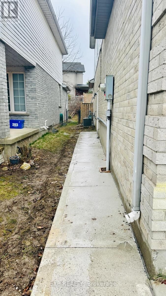 Property Photo:  287 Resurrection Drive Lower  ON N2N 3H4 