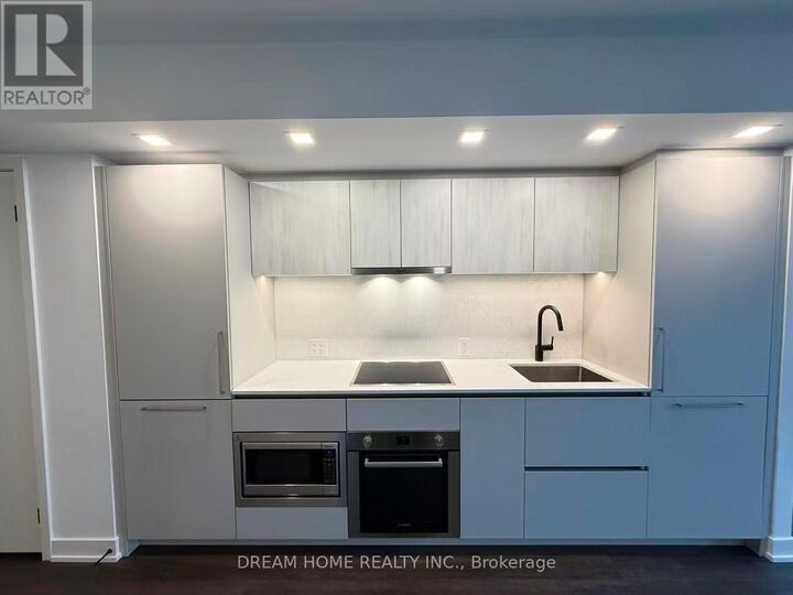Property Photo: 609 Sherborne Street 1411 ON M4X 0A4