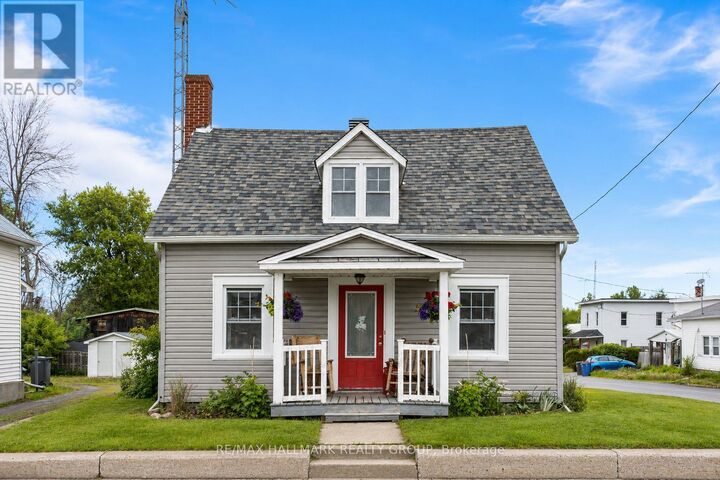 Property Photo: 1127 Labrosse Road East ON K0B 1P0