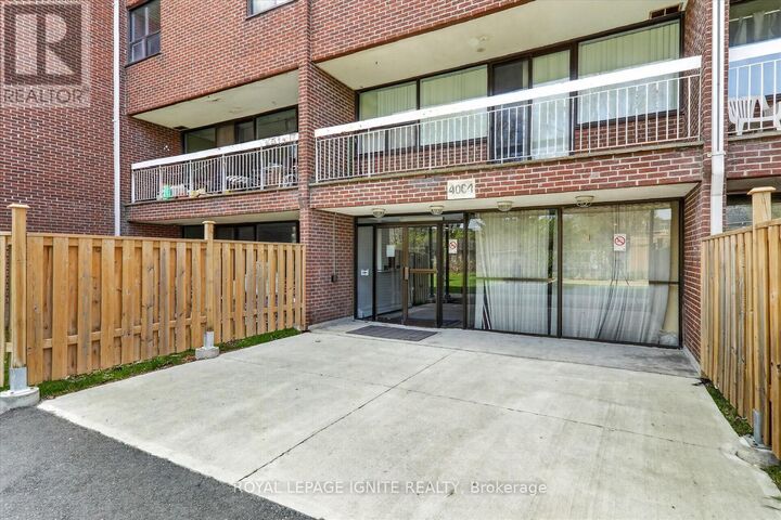 Property Photo: 4064 Lawrence Avenue East 602 ON M1E 4V6