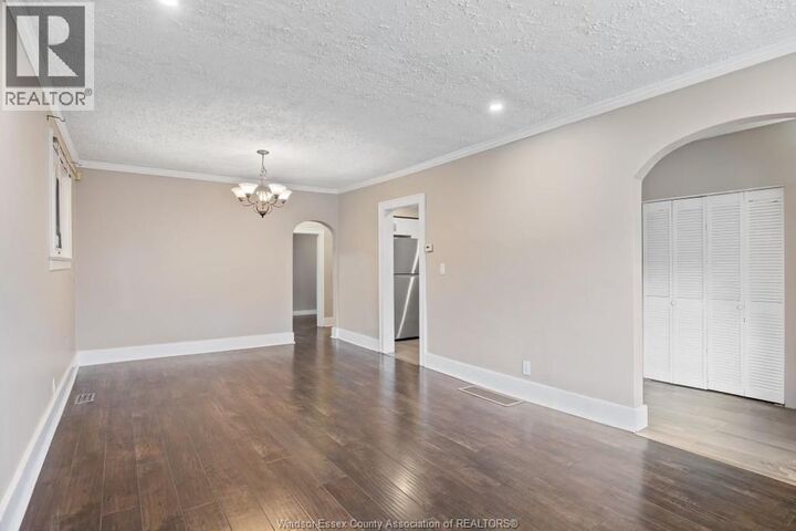 Property Photo:  835 Moy Avenue Upper  ON N9A 2N7 