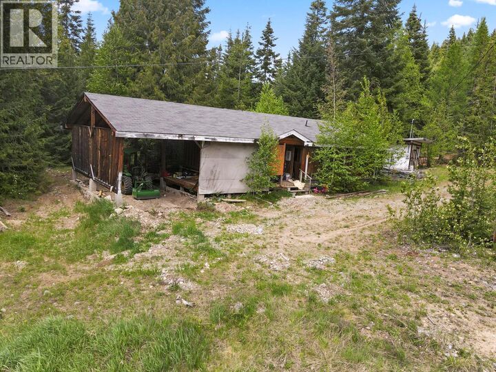 Property Photo: 7046 Highway 3 Other BC V0B 1W1