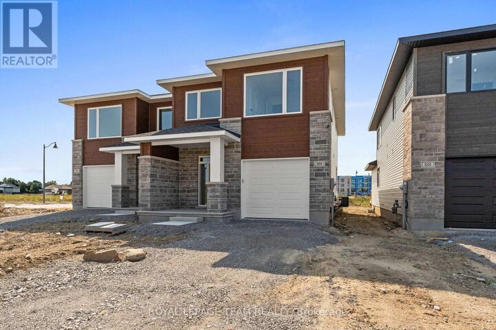 Property Photo:  1024 Moore Street  ON K6V 0H2 