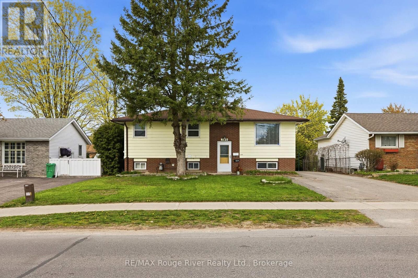 Property Photo:  599 Otonabee Drive Unit 2  ON K9J 7X8 