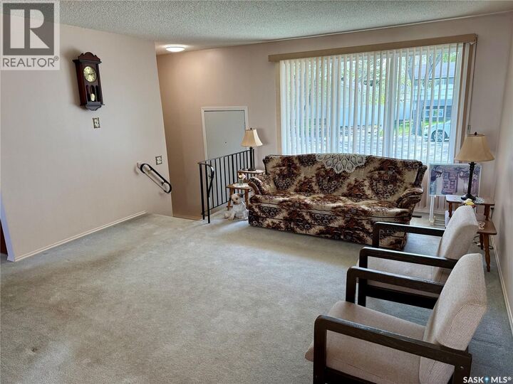 Property Photo:  70 Hatton Crescent  SK S4N 5K6 