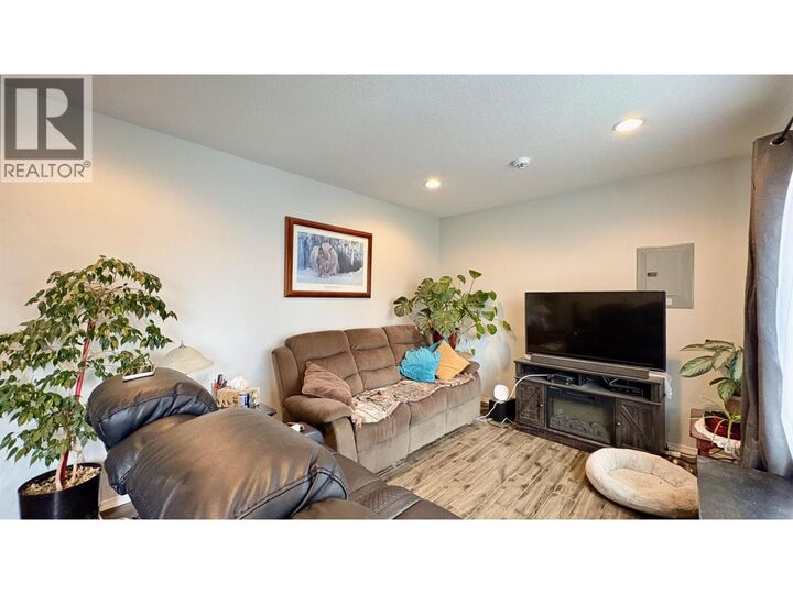 Property Photo:  2205 Redwood Street  BC V2L 2N5 
