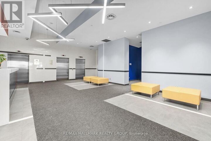 Property Photo:  324 Laurier Avenue West 2207  ON K1N 6P6 