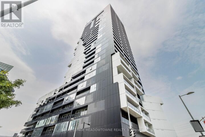 Property Photo: 170 Bayview Avenue 1902 ON M5A 0M4